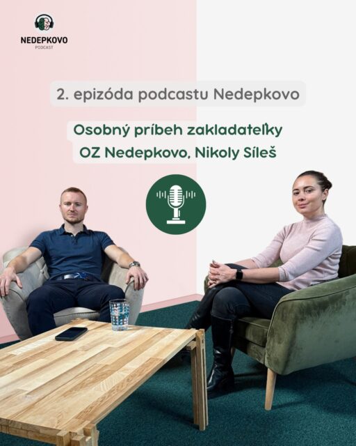 Vitajte pri druhej epizóde 🎧 podcastu Nedepkovo. Dnešný diel nie je odborný, ale hlboko osobný.

Zakladateľka a predsedníčka OZ Nedepkovo, Nikol @nikola_siles_koucka, v ňom zdieľa svoju cestu životom s bipolárnou poruchou.

Od detstva plného neistoty a rodinných trápení, cez náročné štúdium s nevysvetliteľnou nespavosťou, až po dve hospitalizácie, ktoré jej nakoniec priniesli správnu diagnózu a vytúženú stabilitu.

Nikol dnes pôsobí ako somatická a trauma-informovaná koučka a spolu s Martinom Baluchom budujú komunitu, kde duševné ochorenie nie je hanbou.

V epizóde sa venujeme:
🎧 Kto je Nikol dnes a čomu sa venuje?
🎧 Detstvo, alkohol v rodine a generačná trauma
🎧 Prvé prejavy úzkosti a depresie počas vysokej školy
🎧 Cesta k diagnóze bipolárnej poruchy a 2 hospitalizácie, jedna s elektrošokmi
🎧 Ako vyzerá stabilizovaný život v rokoch 2024 až 2026?
🎧 Vízia OZ Nedepkovo a ako nás môžete podporiť

🧡 Podporte nás na Donio: Práve sme spustili zbierku na fungovanie nášho OZ, tvorbu tohto podcastu, obsahu a vytvorenie podporných skupín.

Každá pomoc nás posúva bližšie k tomu, aby pomoc v duševnom zdraví bola dostupnejšia
👉 https://donio.sk/podporte-oz-nedepkovo
👉 Link nájdete aj v BIO
👉 Web: www.nedepkovo.sk

🎧 A teraz link na epizódu: https://open.spotify.com/episode/1UrMb8Fu0T2Og2s6RTFCx8?si=WjRYCtAPQE6MFtrpHhGpZg
👉 Link nájdete aj v BIO
👉 čosko bude dostupné aj na youtube

Ak sa vám tento diel páčil, budeme vďační za odber, lajk alebo zdieľanie. Možno práve tento príbeh pomôže niekomu, kto sa momentálne cíti sám.🧡

💡Upozornenie: Obsah epizódy môže byť pre niekoho citlivý (témy hospitalizácie, závislosti). Ak sa necítite dobre, počúvanie si rozdeľte alebo sa k nemu vráťte neskôr.

#podcastnedepkovo #nedepkovo_oz #dusevnezdravie #dusevneochorenia #bipolarnaporucha #pribeh #psychologia #hospitalizacia #psychiatria #nikola_siles_koucka